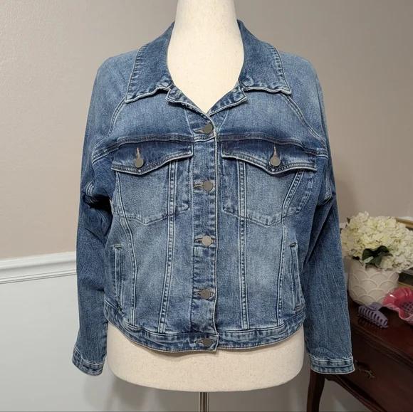 3/$30 Molly & Isadora Denim Jacket - Picture 5 of 8
